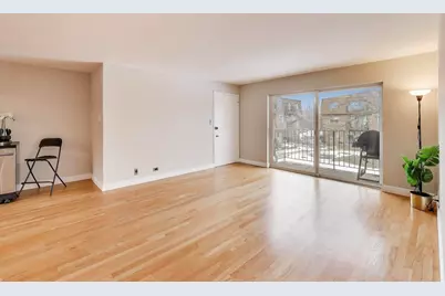 9420 Bay Colony Drive #2E, Des Plaines, IL 60016 - Photo 7