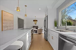 826 S Charles Ave, Naperville, IL 60540 - Photo 15