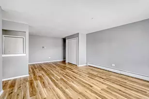 147 W Elk Trail, Carol Stream, IL 60188 - Photo 5