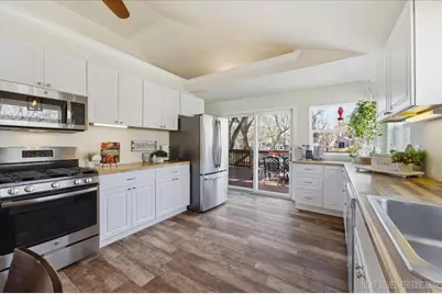 [Address not provided], Cary, IL 60013 - Photo 5