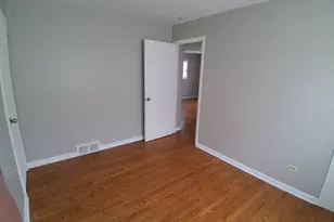 17333 Roy St, Lansing, IL 60438 - Photo 7