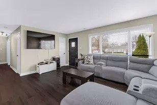 31 E 14th Pl, Lombard, IL 60148 - Photo 3