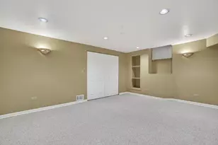 685 E Thornhill Ln, Palatine, IL 60074 - Photo 35