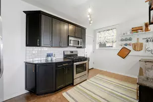 132 Clyde Ave, Evanston, IL 60202 - Photo 7