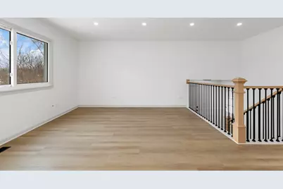 1006 Foxworth Boulevard, Lombard, IL 60148 - Photo 5