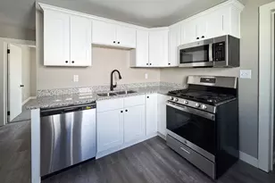 2817 9th St, Rockford, IL 61109 - Photo 3