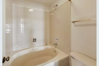 640 Sturnbridge Lane, Schaumburg, IL 60173 - Photo 21