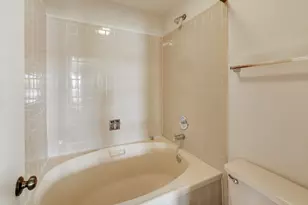 640 Sturnbridge Ln, Schaumburg, IL 60173 - Photo 21