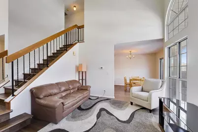 640 Sturnbridge Lane, Schaumburg, IL 60173 - Photo 7