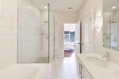 2435 W Belmont Avenue #2E, Chicago, IL 60618 - Photo 13