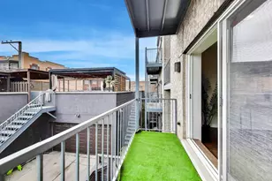 2435 W Belmont Ave, Chicago, IL 60618 - Photo 25