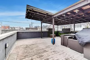 2435 W Belmont Ave, Chicago, IL 60618 - Photo 17