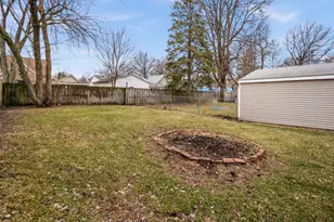 627 N 14th St, Dekalb, IL 60115 - Photo 5