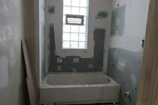 8422 S Baltimore Ave, Chicago, IL 60617 - Photo 3