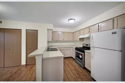 [Address not provided], Mundelein, IL 60060 - Photo 25