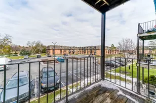 8 Oak Creek Dr, Buffalo Grove, IL 60089 - Photo 17