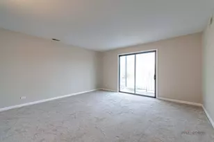 8 Oak Creek Dr, Buffalo Grove, IL 60089 - Photo 5