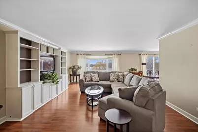 2700 E Bel Aire Drive #303, Arlington Heights, IL 60004 - Photo 3