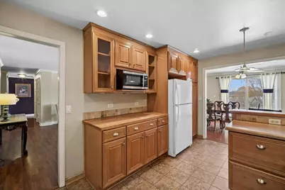 2700 E Bel Aire Drive #303, Arlington Heights, IL 60004 - Photo 7