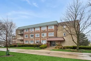 2700 E Bel Aire Dr, Arlington Heights, IL 60004 - Photo 19