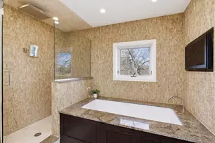 950 W Berwyn Ave, Chicago, IL 60640 - Photo 13
