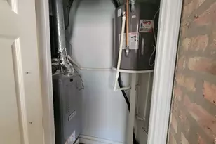 1340 W 18th Pl, Chicago, IL 60608 - Photo 13