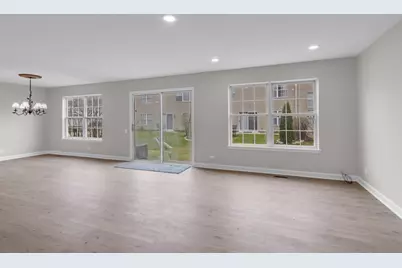 682 Silk Oak Lane, Crystal Lake, IL 60014 - Photo 3