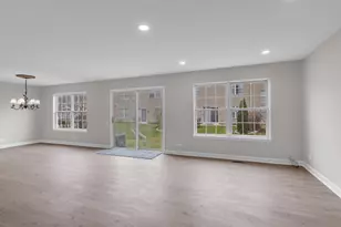 682 Silk Oak Ln, Crystal Lake, IL 60014 - Photo 3