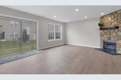 682 Silk Oak Lane, Crystal Lake, IL 60014 - Photo 5