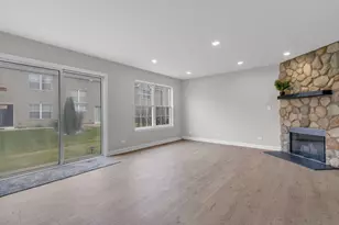 682 Silk Oak Ln, Crystal Lake, IL 60014 - Photo 5