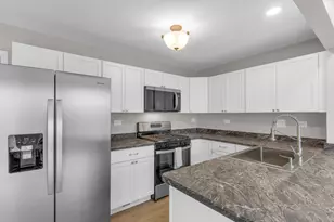 682 Silk Oak Ln, Crystal Lake, IL 60014 - Photo 7