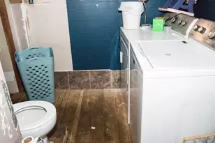 107 E Larue St, Streator, IL 61364 - Photo 15