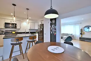 7324 N Bell Ave, Chicago, IL 60645 - Photo 13