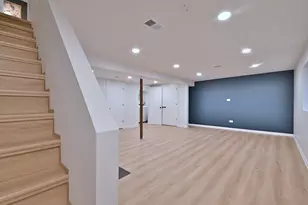 7324 N Bell Ave, Chicago, IL 60645 - Photo 29