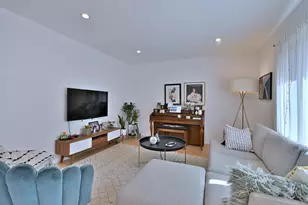 7324 N Bell Ave, Chicago, IL 60645 - Photo 5