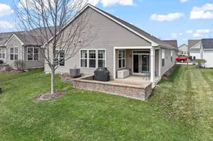 925 Prescott Ln, Pingree Grove, IL 60140 - Photo 39