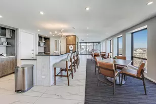 260 E Chestnut St, Chicago, IL 60611 - Photo 25