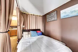 260 E Chestnut St, Chicago, IL 60611 - Photo 13