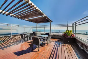 260 E Chestnut St, Chicago, IL 60611 - Photo 33