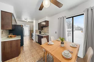 302 Linden Ln, Wheeling, IL 60090 - Photo 7