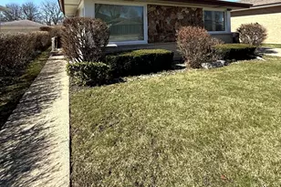 8446 N Clifton Ave, Niles, IL 60714 - Photo 3