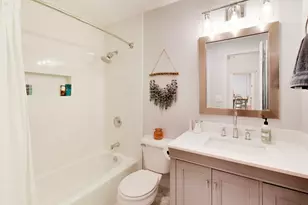 1232 W Nelson St, Chicago, IL 60657 - Photo 9