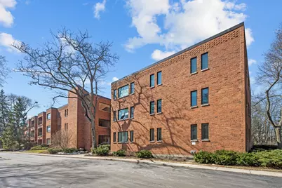 105 E Laurel Avenue #106, Lake Forest, IL 60045 - Photo 1