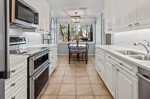 105 E Laurel Ave, Lake Forest, IL 60045 - Photo 13