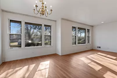 8434 Lawndale Avenue, Skokie, IL 60076 - Photo 9