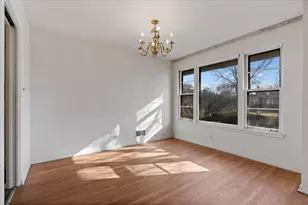 8434 Lawndale Ave, Skokie, IL 60076 - Photo 7