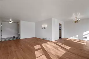 8434 Lawndale Ave, Skokie, IL 60076 - Photo 5