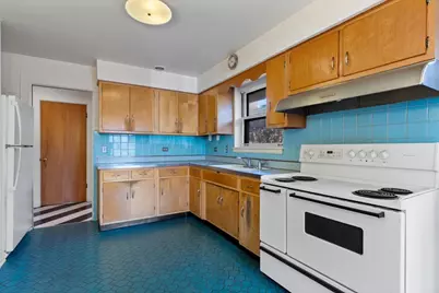 8434 Lawndale Avenue, Skokie, IL 60076 - Photo 11