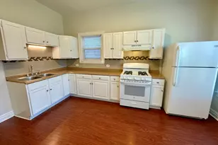 8538 S Buffalo Ave, Chicago, IL 60617 - Photo 9