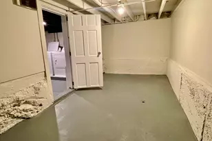 8538 S Buffalo Ave, Chicago, IL 60617 - Photo 15